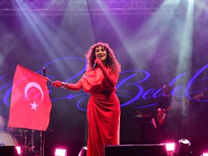Kestel’in 30 Ağustos kutlamalarında Mela Bedel rüzgârı