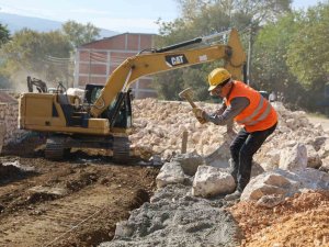 Hasanağa Deresi’nde 800 metrelik çalışma