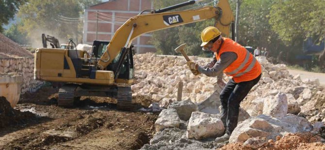 Hasanağa Deresi’nde 800 metrelik çalışma