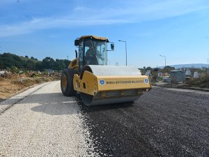 Erdoğanköy Kent Mezarlığı'nın yolları yenilendi