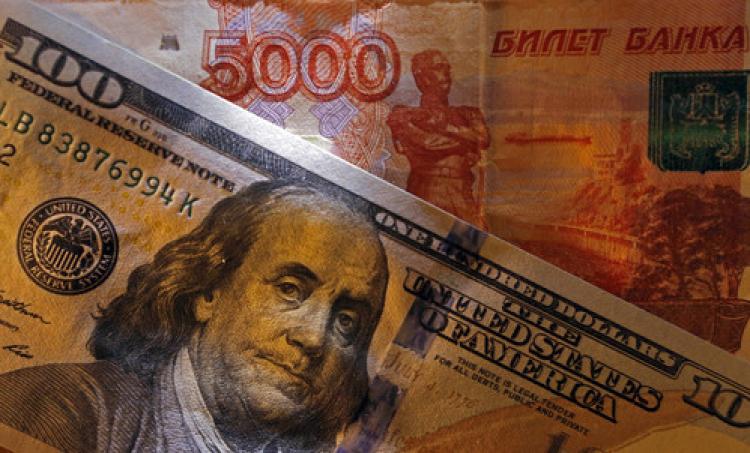 Rusya’da ruble sert düştü, dolar 62 rubleyi geçti