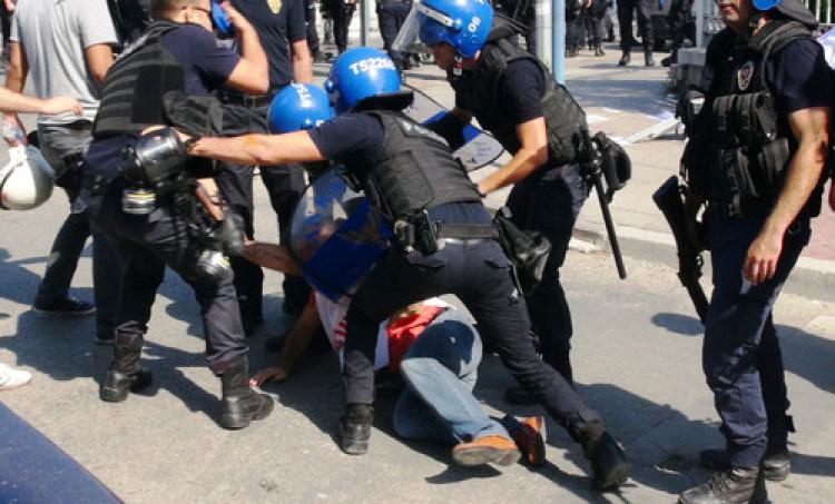 "Bu hükümet toplu sözleşme masasına teklif getirecek yetkiye sahip değil"