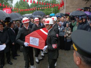 Isparta şehidini son yolculuğuna uğurladı