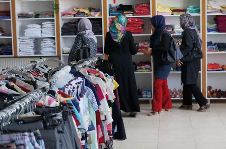 Kimse Yok Mu 100 Afgan ailenin yüzünü güldürdü