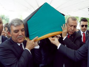 Bodur’un naaşına Erdoğan ve Gül omuz verdi