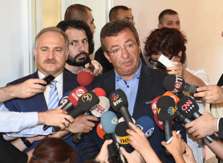 PKK’nın tuttuğu silah, barış iradesine yönelmiş bir silahtır