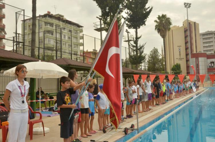Türkiye Olimpik Kulaçlar Yaş Grupları Yüzme Seçmeleri Adana’da yapıldı