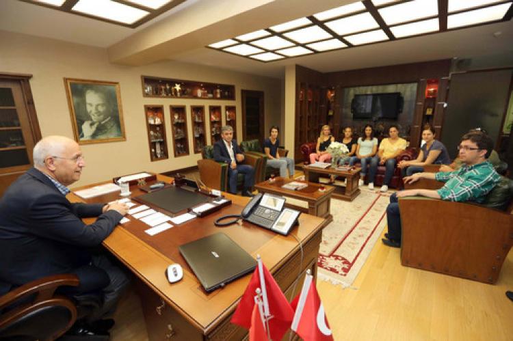 Yıldız oyunculardan Başkan Fethi Yaşar’a ilk ziyaret