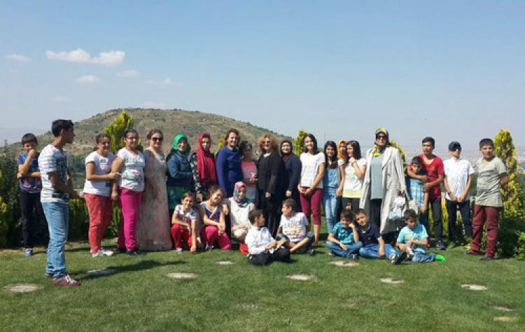 Çocuk evlerinde kalanlara piknik morali