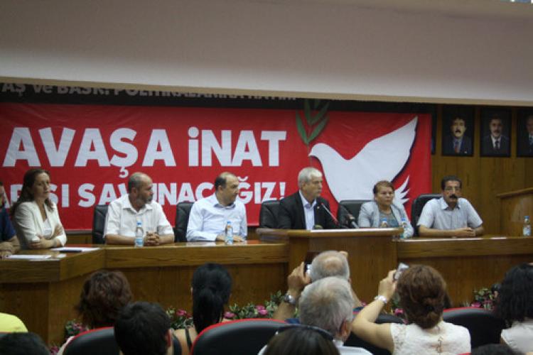 Çözüm demokraside ve Parlamento'da