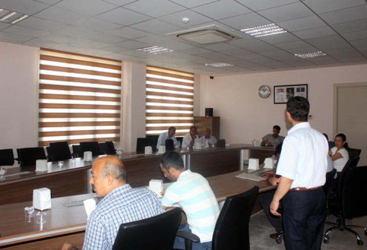 Adana polisi özel okula 8 farklı resmi kurum görevlisiyle baskın yaptı