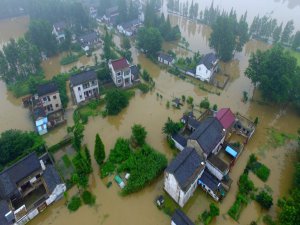 Şiddetli yağış: 128 ölü, 42 kayıp
