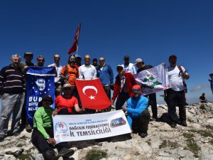 Recep Altepe, dağcılarla Uludağ’ı arşınladı