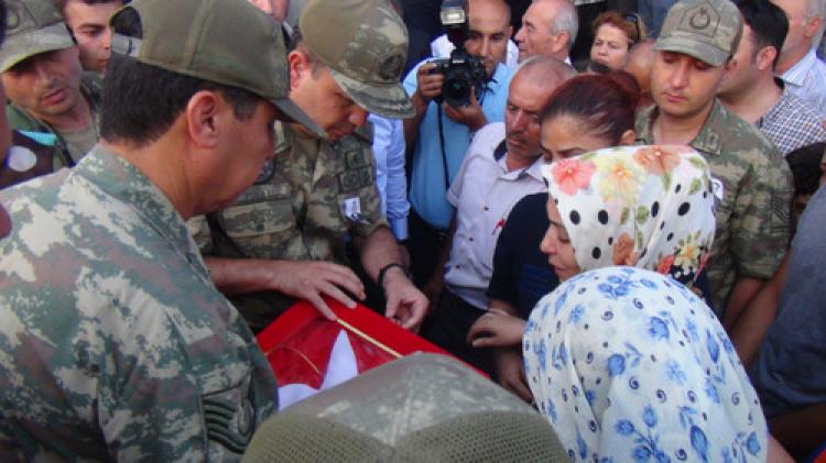 Yangında  şehit olan Uzman Çavuş toprağa verildi