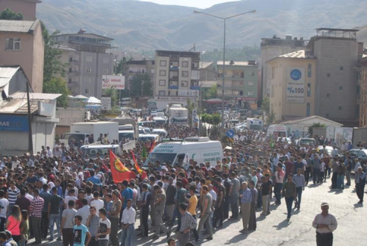 IŞİD’le çatışan YPG’li Turan Hakkari’de toprağa verildi
