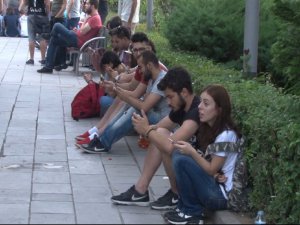 'Pokemon Go' çılgınlığı hızla yayılıyor