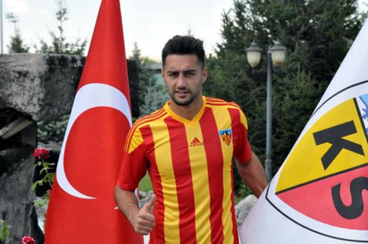 Kayserispor Mustafa Akbaş’ı kadrosuna dahil etti