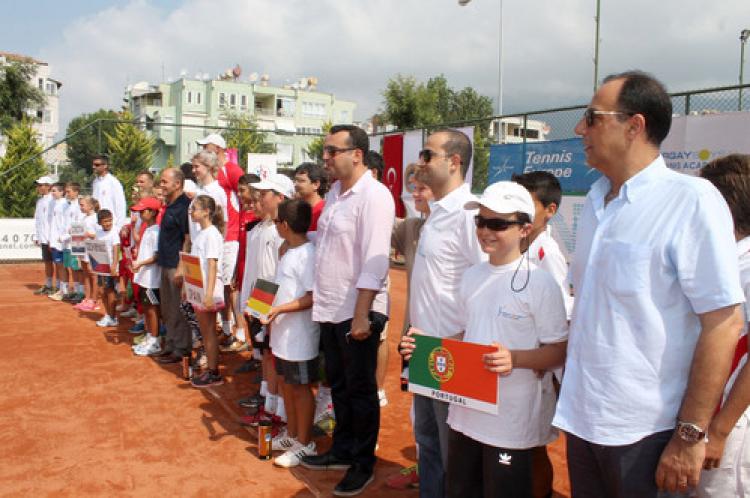 Genç tenisçiler Alanya'da Avrupa şampiyonluğu için yarışıyor