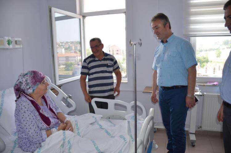 Başkan Topaloğlu hastaları ziyaret etti