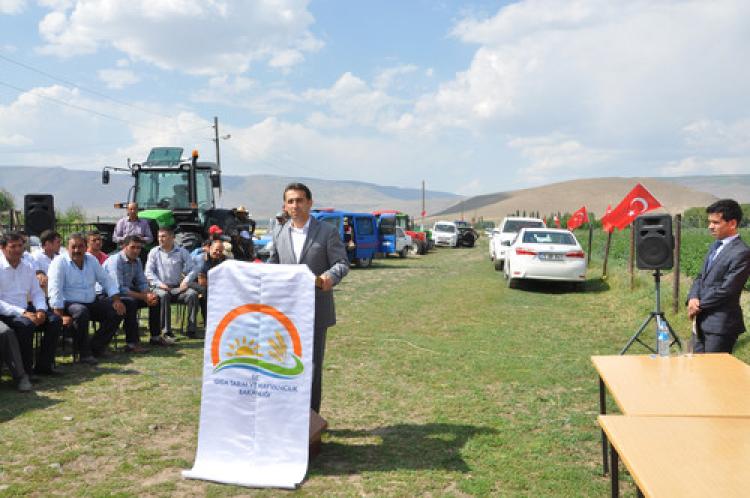 Pasinler'de sertifikalı patates yetiştiriciliği anlatıldı