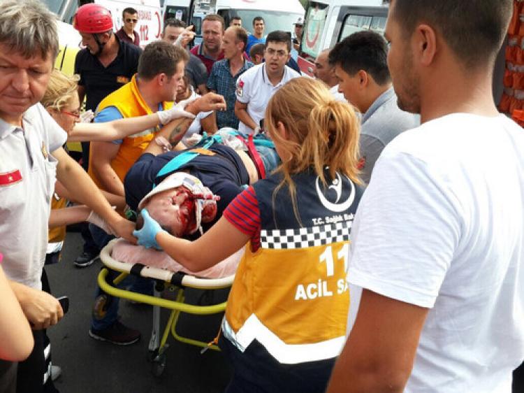 Ambulans kazasında ağır yaralanan taksici hayatını kaybetti