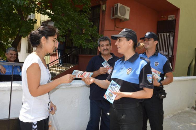 Aydın polisi broşürle hızsızlara karşı uyardı
