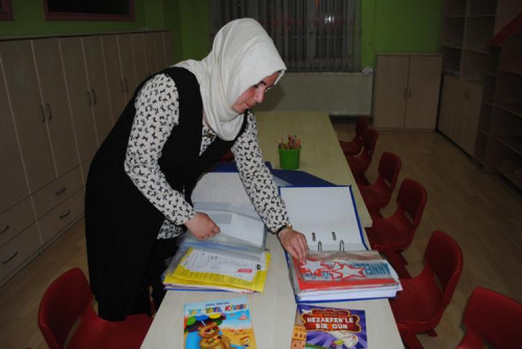 Kreşteki 12 saatlik aramada öğrencilerin el işi çalışmaları bile incelenmiş