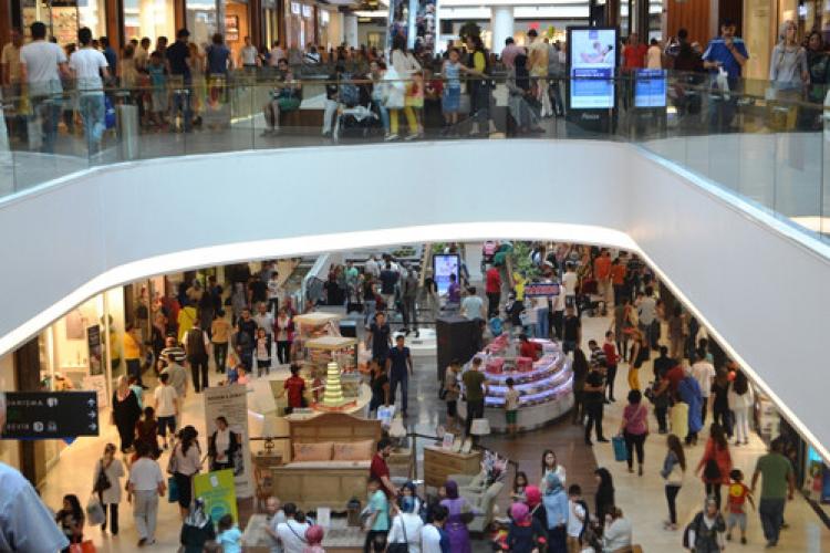 Klimalı AVM'lere akın