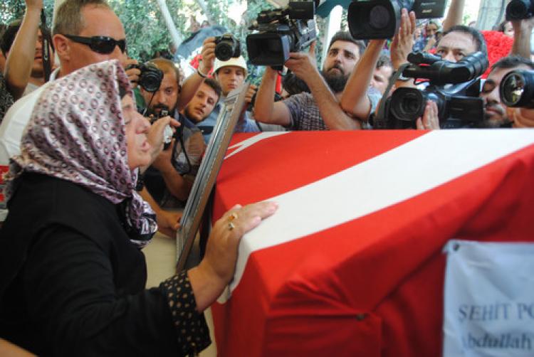 Toprağa verildi