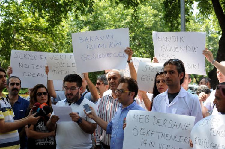 MEB'e güvendiğimiz için tamamen işsiz kaldık