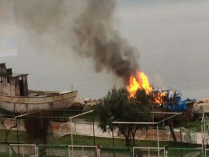 Bursa'da ısınmak isterken tekneyi yaktı