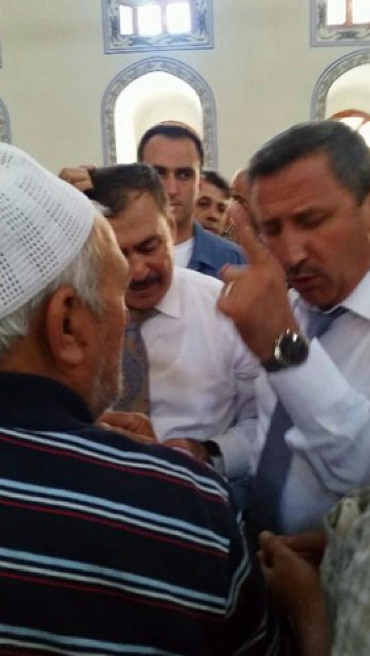 Mahalleliden Vali Yılmaz'a: Teravih kıldığı camiyi inkar ediyor