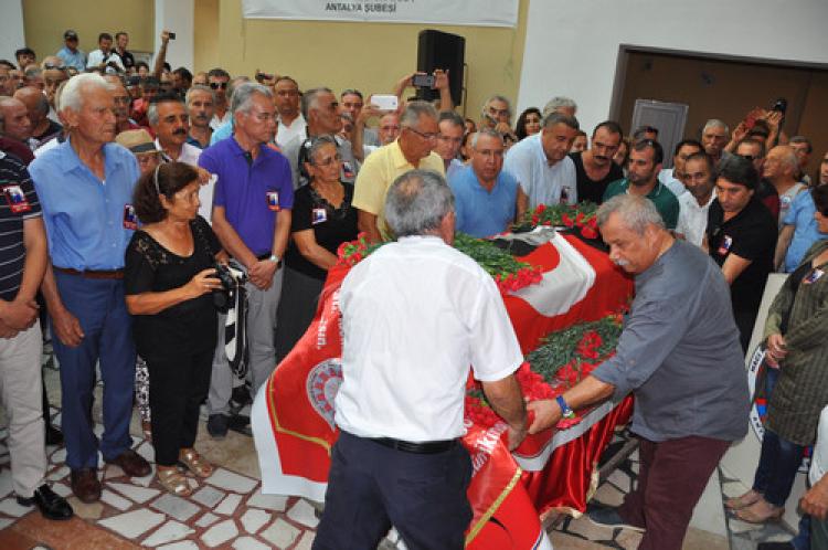Otyam için cenaze töreni