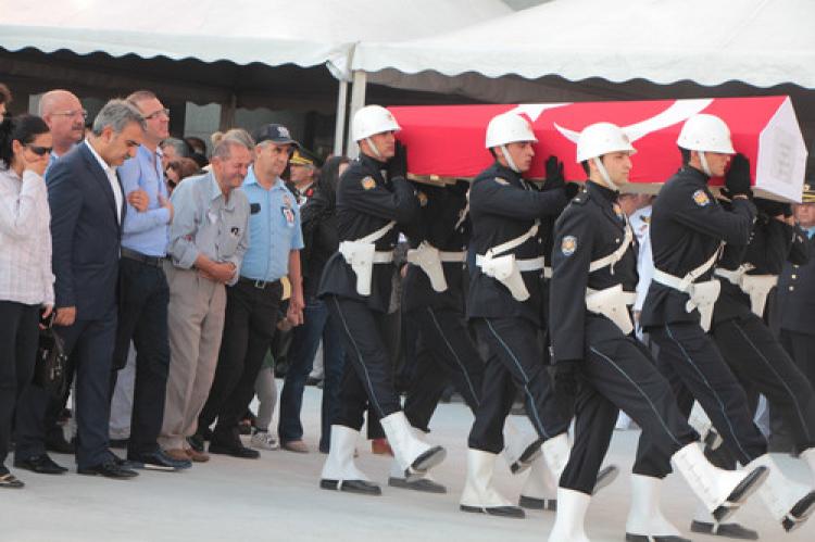 Şehit polis dualarla uğurlandı
