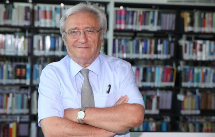 Prof. Dr. Huyugüzel: Ana dilimize yabancılaşıyoruz