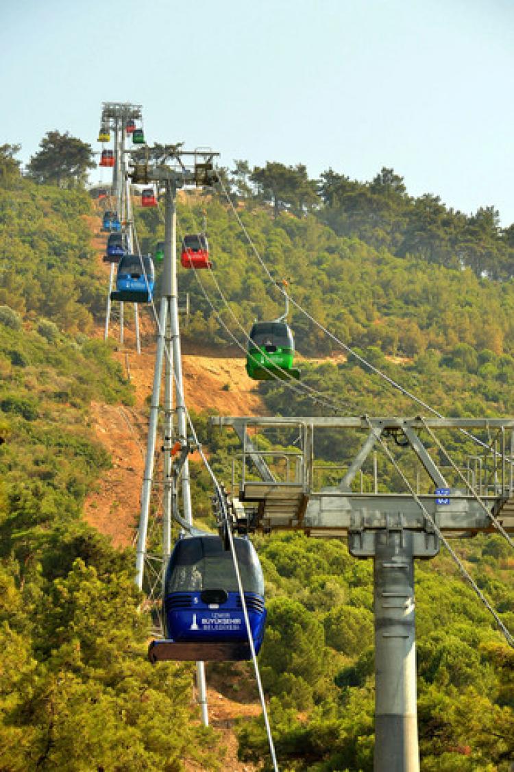 Sekiz yıl sonra açılan teleferik, 13 günde bakıma alındı