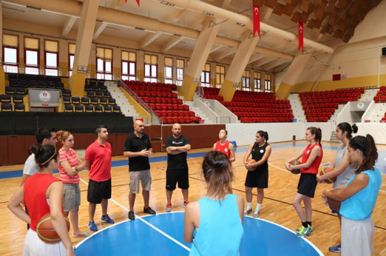 Adana ASKİ Spor gençlere yatırım yapıyor