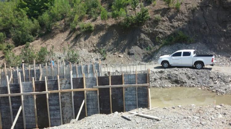 Büyükşehir Kozan’ın Gölarası mezrasının yolunu yaptı