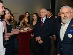 Kılıçdaroğlu'ndan Tiyatro Süprizi