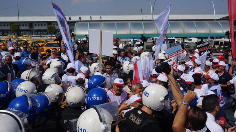 Bakanlık’a yürümek isteyenlere sert müdahale