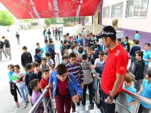 Bursalılar 'Türk Yıldızlarıyla' uçtu