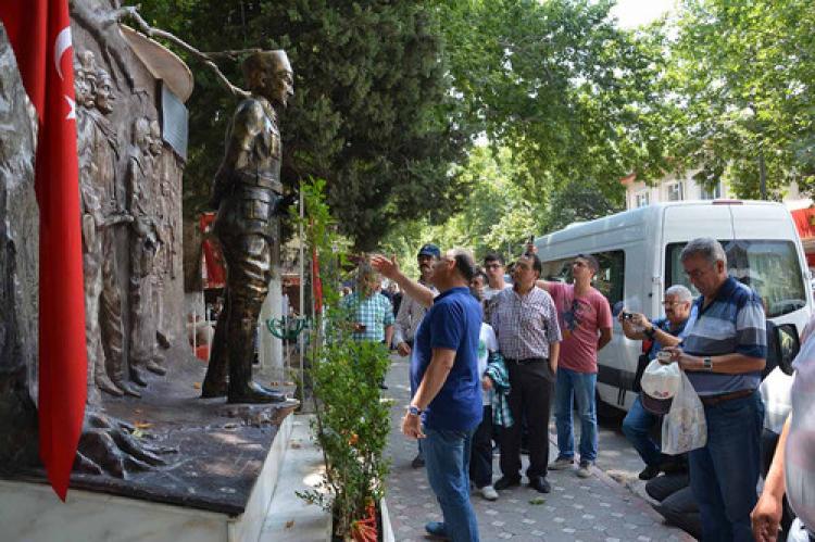Portakal Çiçeği yazar kadrosu, Pozantı'da