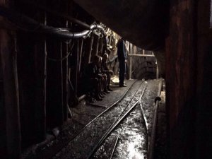 İran'da maden ocağı çöktü