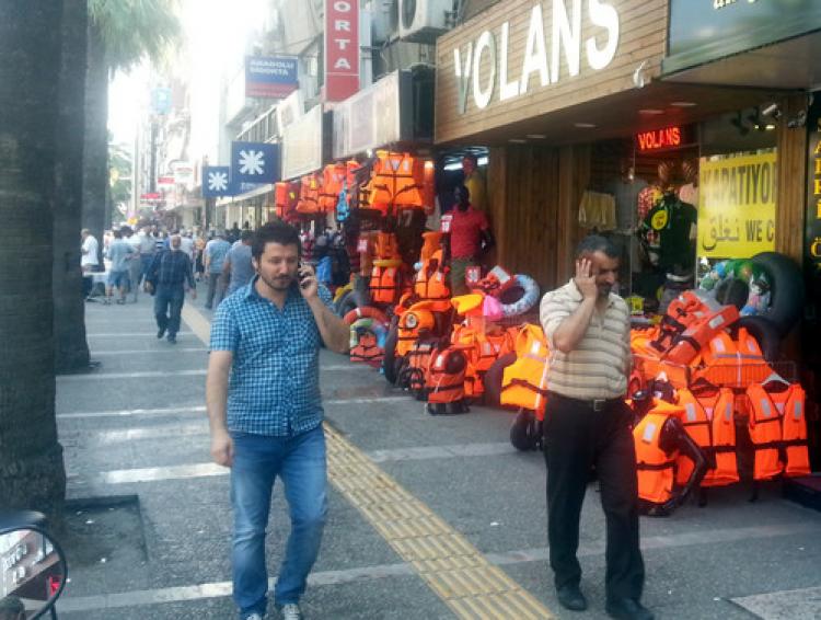 Mülteciler sebebiyle can yeleği ve şambrel satışları zirve yaptı