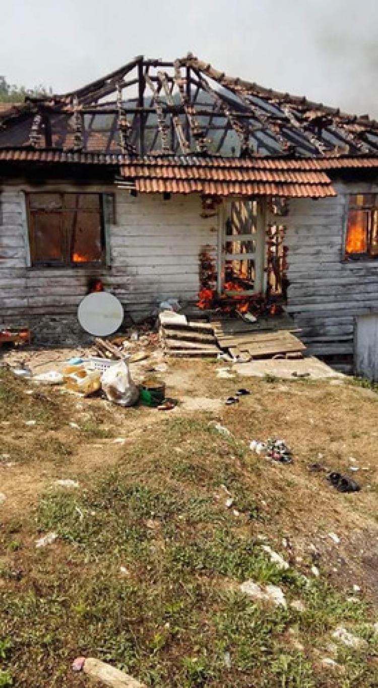 Kocaali'de ahşap bir ev yandı