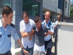 Polise silah çekip kolunu ısırdı