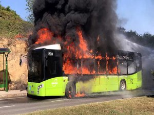 Belediye otobüsü alev topuna döndü