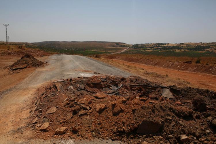 Hendekler yine kazıldı