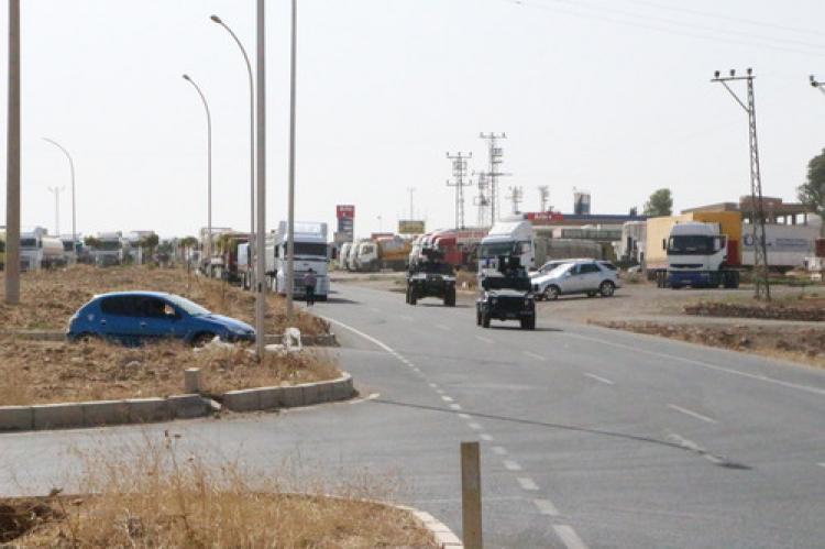 Nusaybin-Cizre karayolunu trafiğe kapatıldı