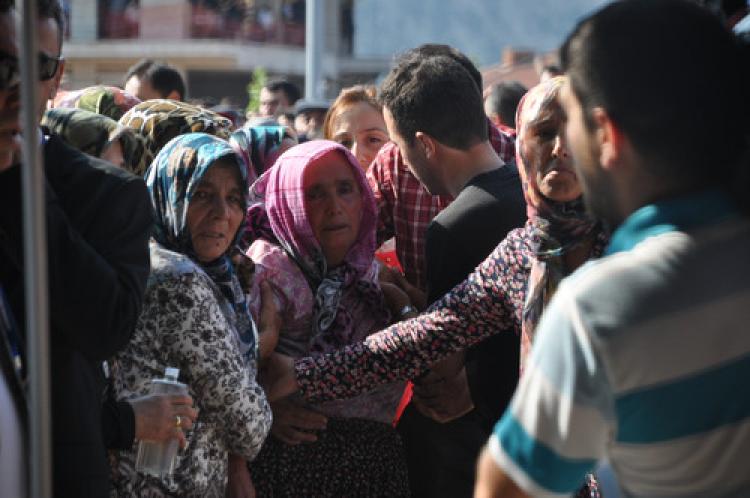 Şehit annesi:Erdoğan senin yavrun da gitsin!